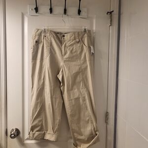 Style & Co Women's‎ Capri 4 Pocket Pants New With Tag .